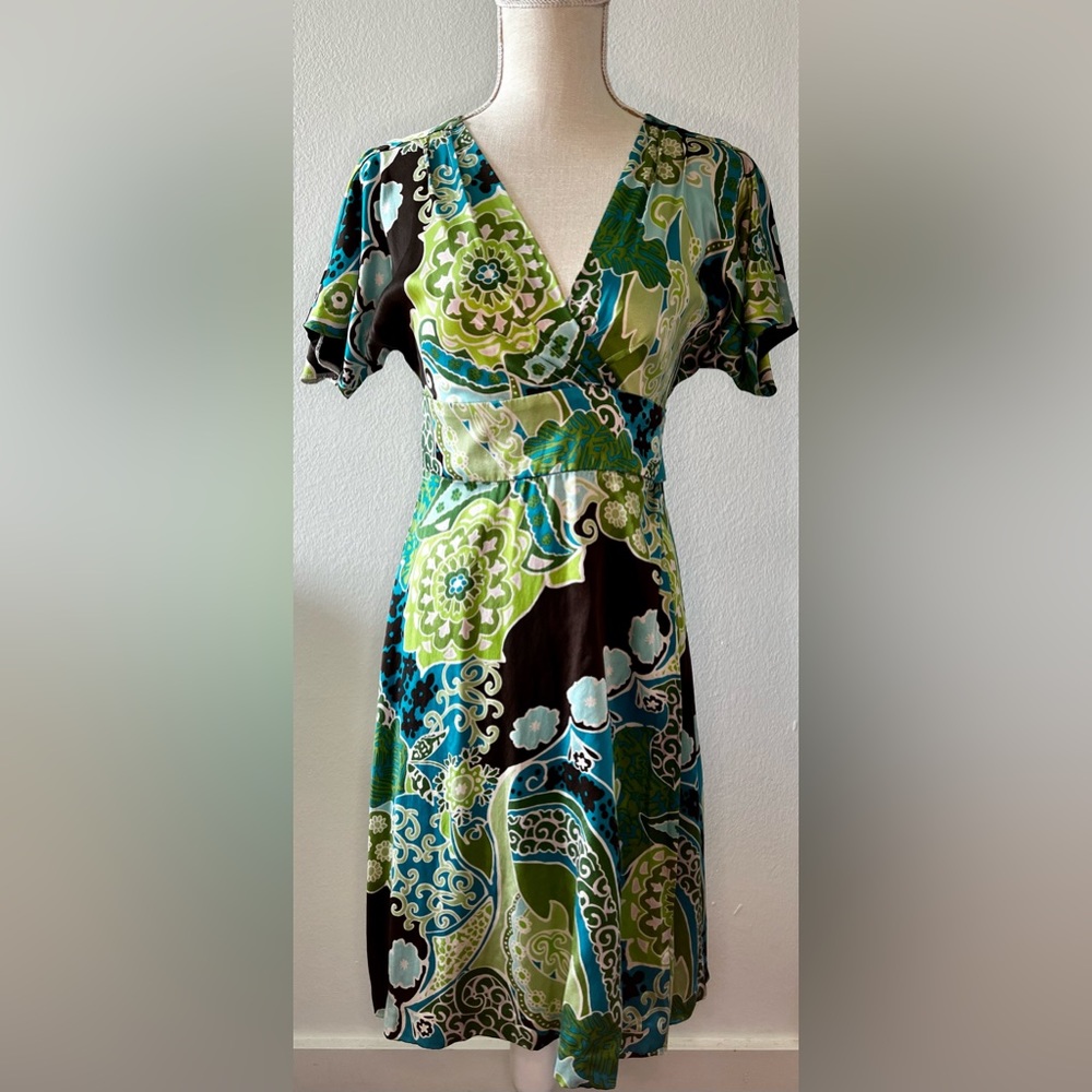 BANANA REPUBLIC Short Sleeve Midi 100% Silk Wrap Dress  size 2